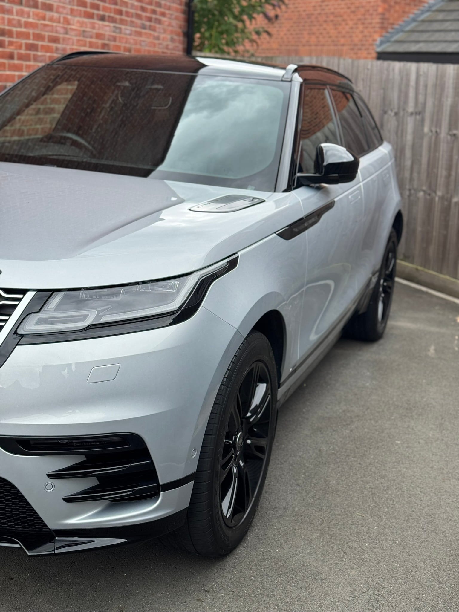 Ceramic coated car with a hydrophobic gloss finish